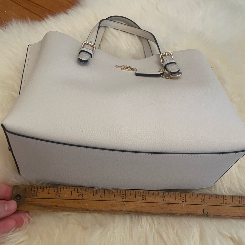 crème coach mini purse - Picture 3 of 4